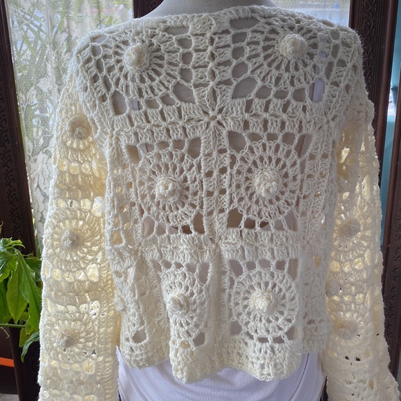Handmade soft white crochet sweater - Picture 4 of 4